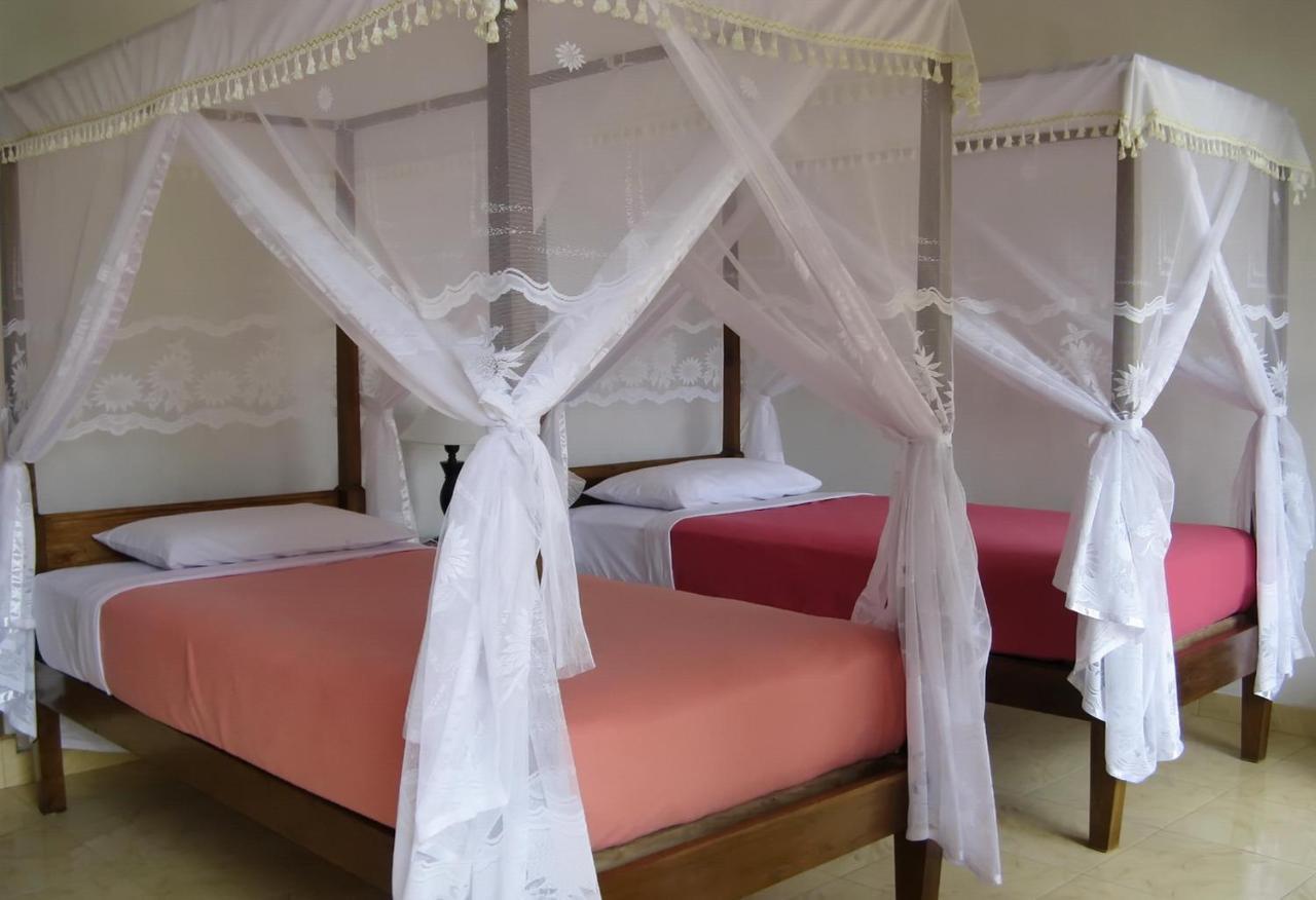 Karang Sari Guesthouse & Warung Munduk Exterior foto